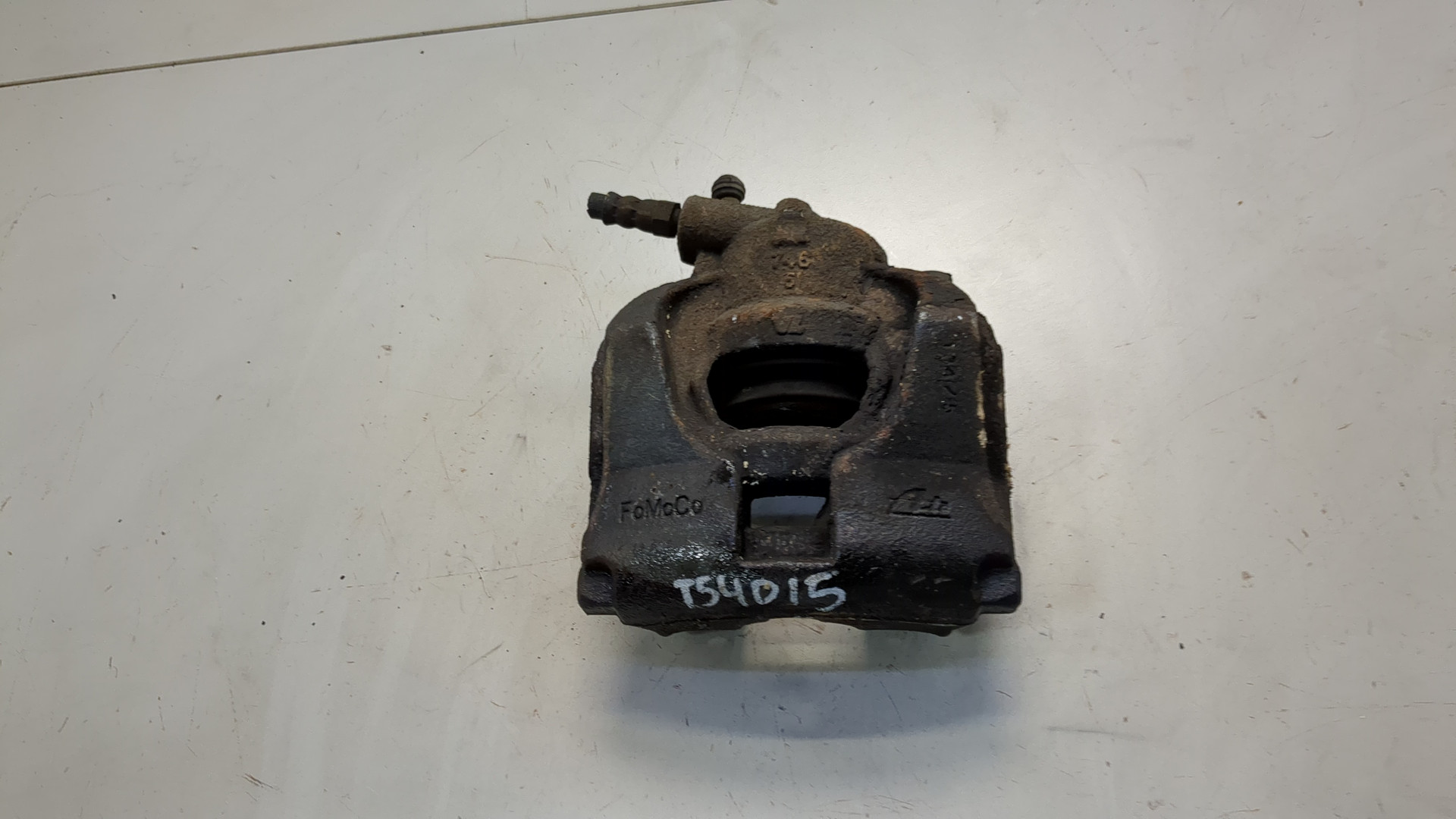 Суппорт передний правый