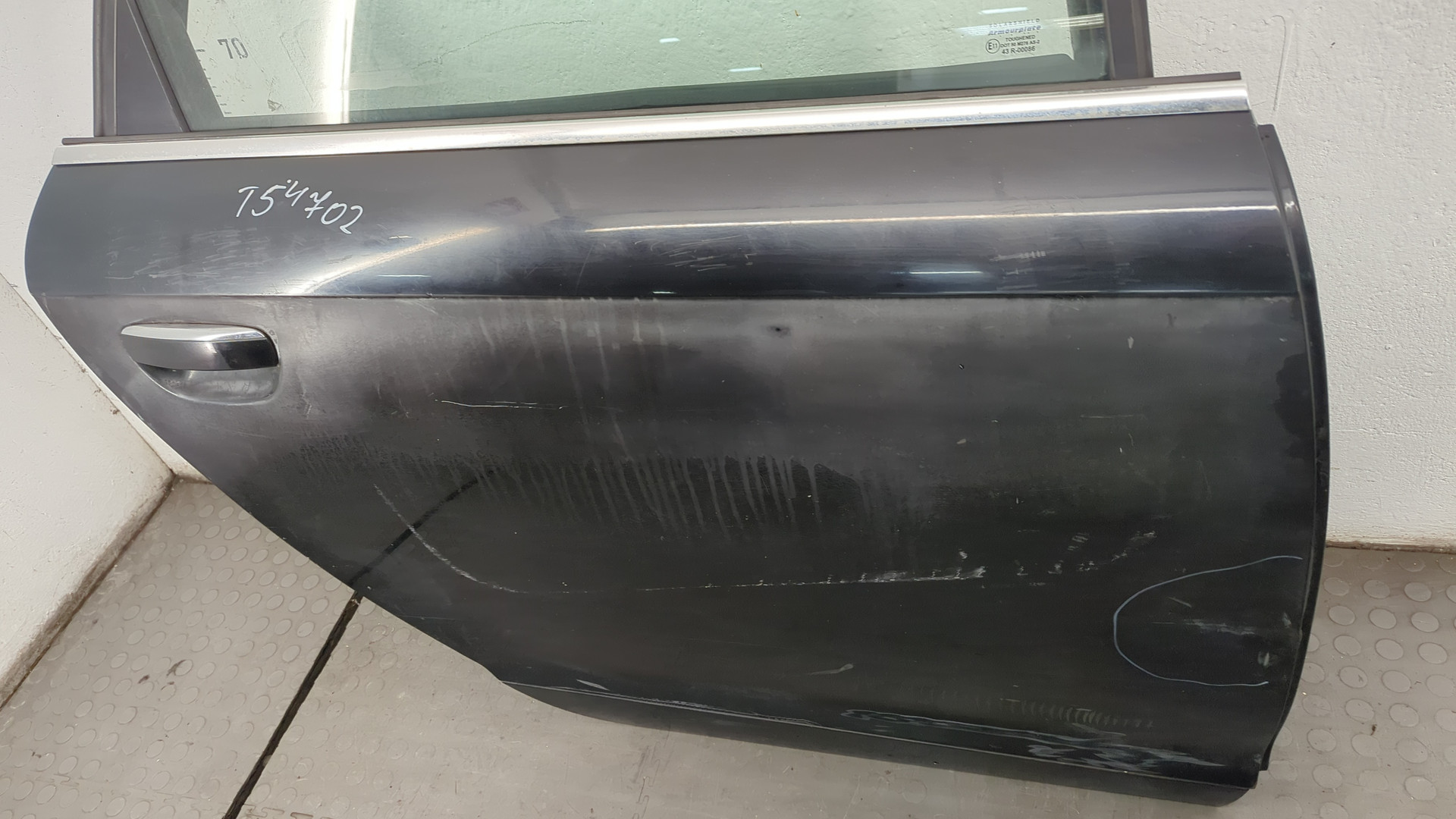 Дверь задняя правая