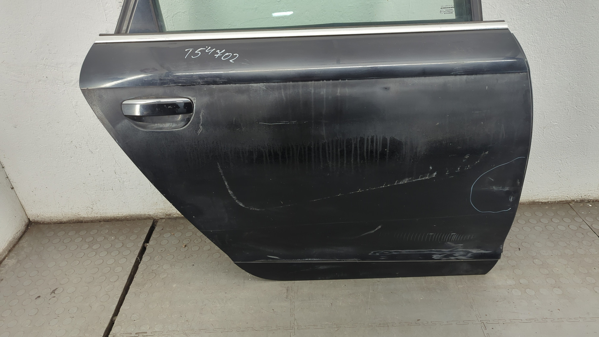 Дверь задняя правая