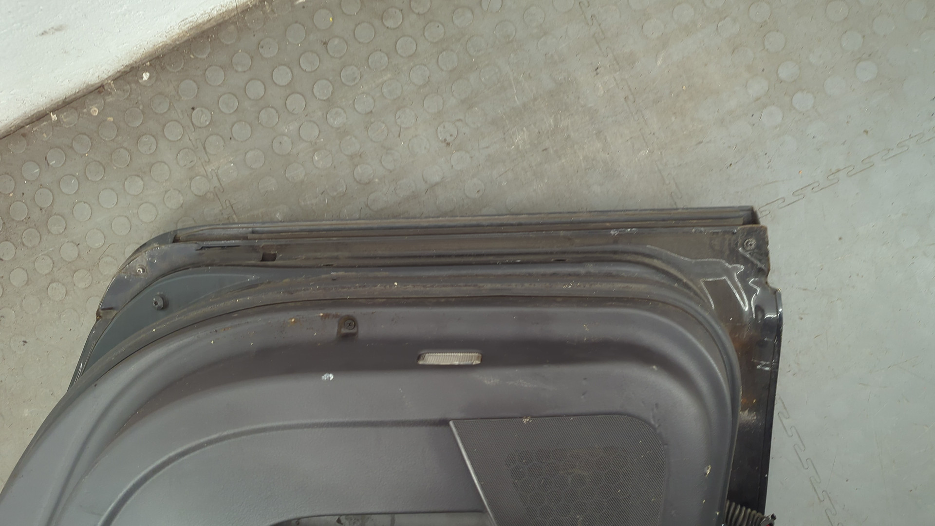 Дверь задняя правая