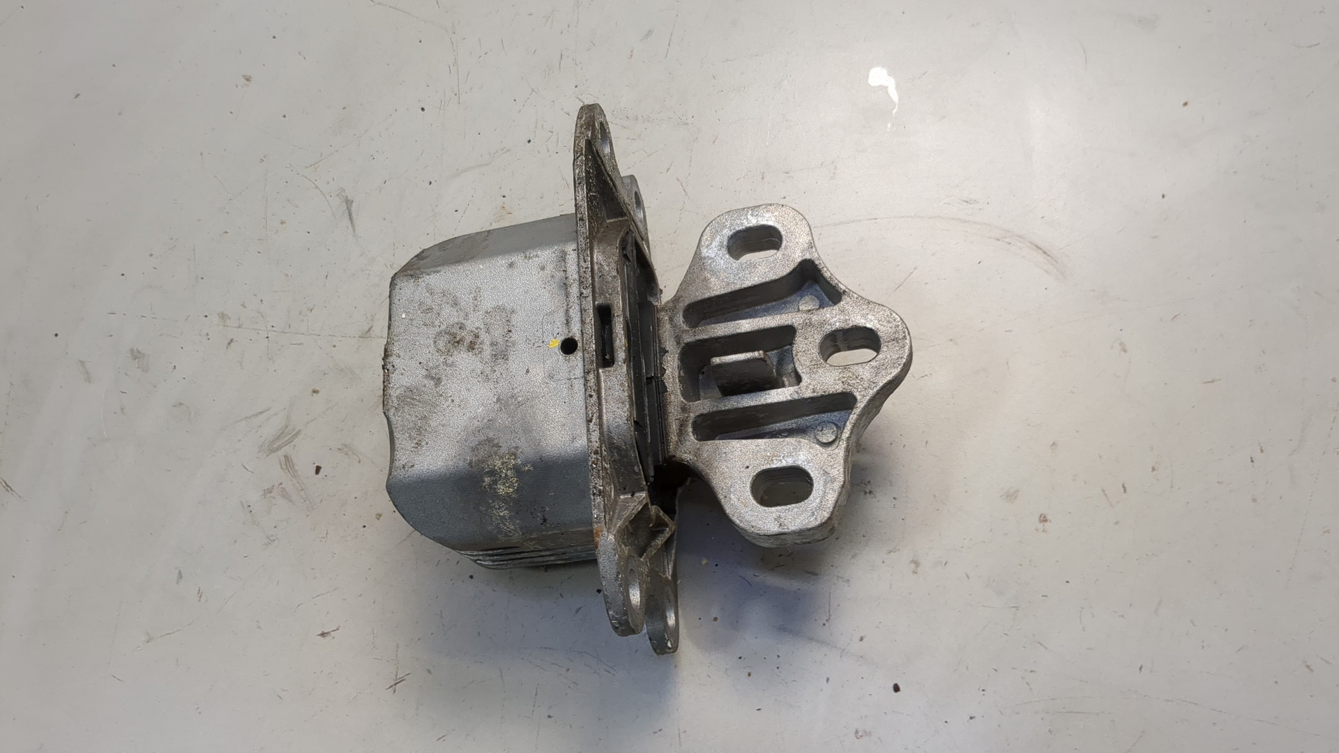 Опора двигателя