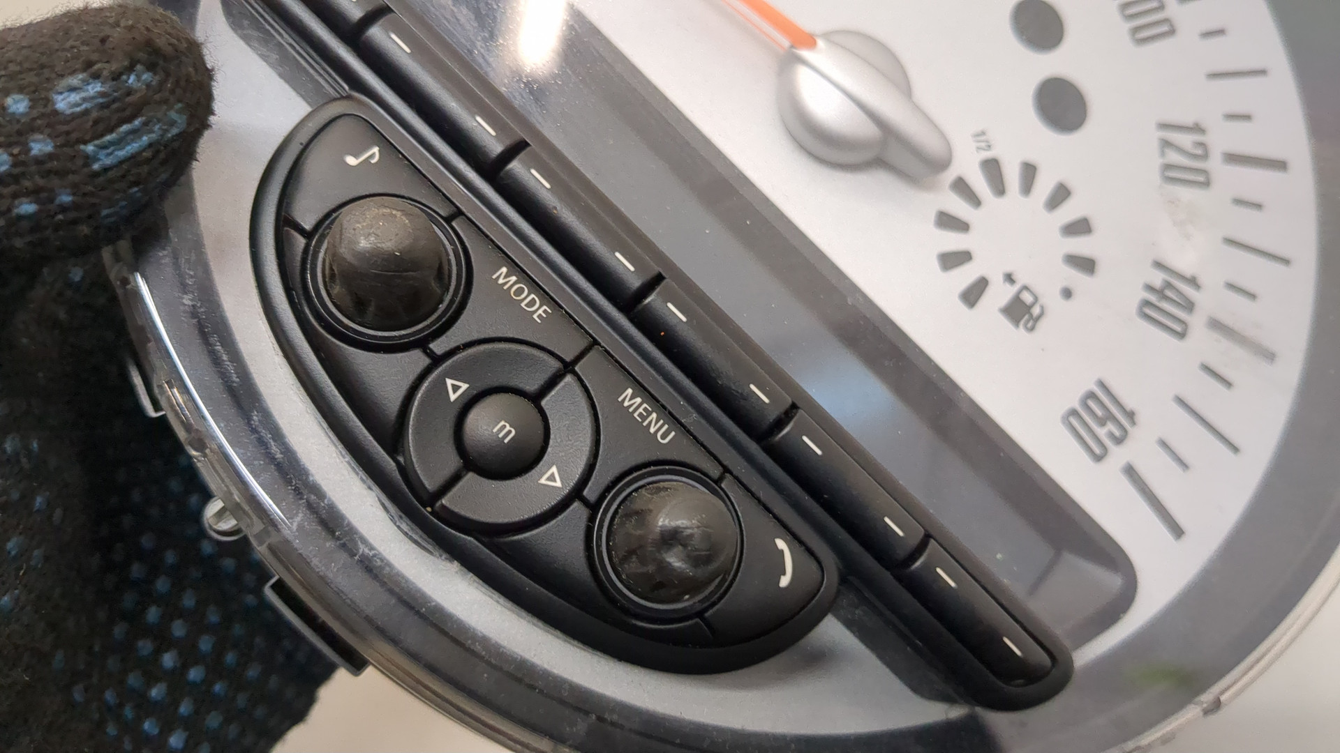 Панель приборов