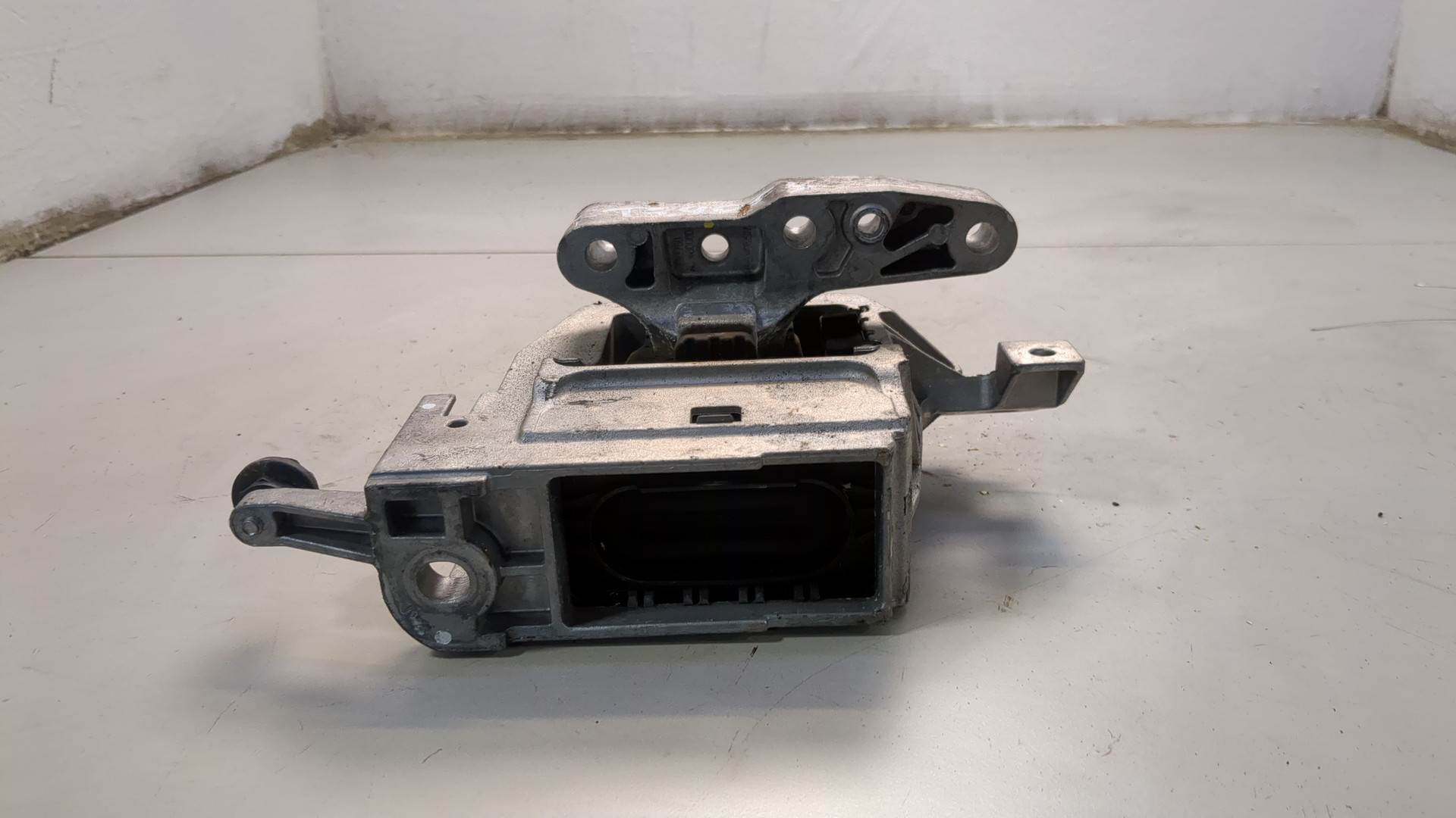 Опора двигателя