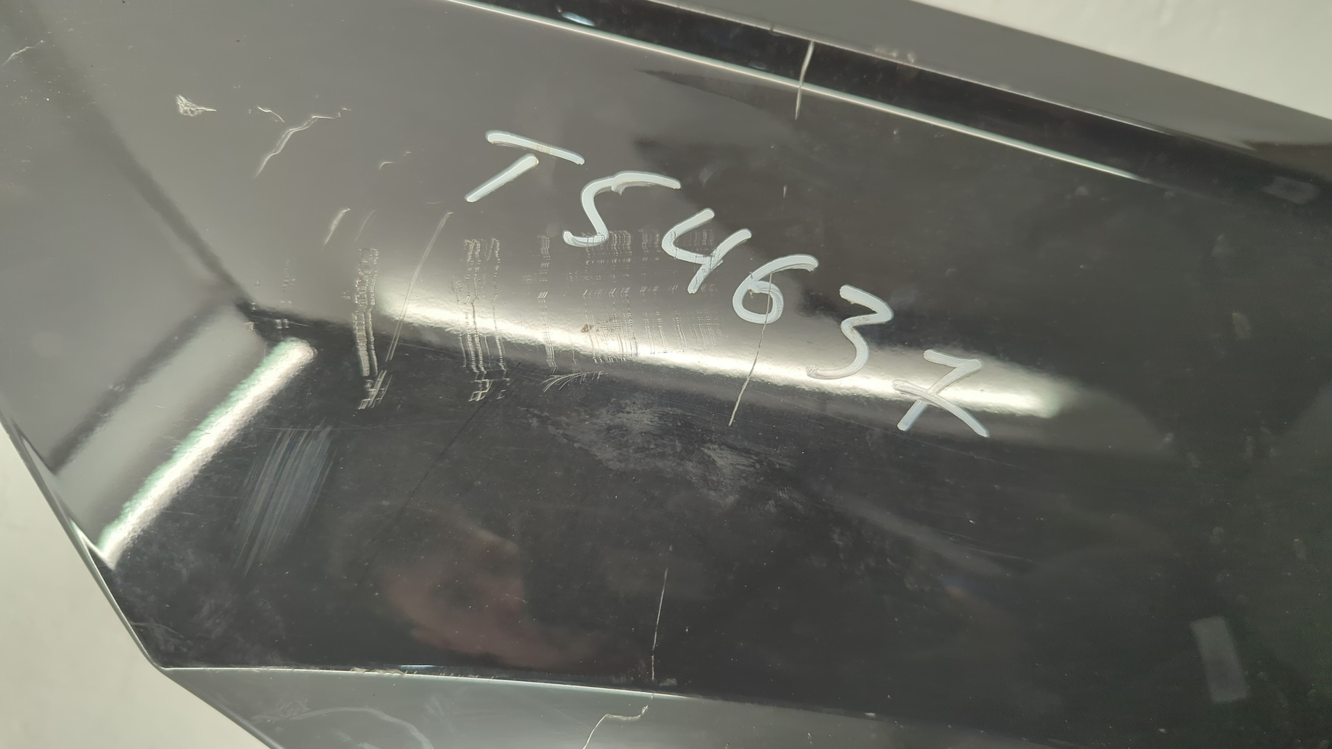 Крыло переднее левое