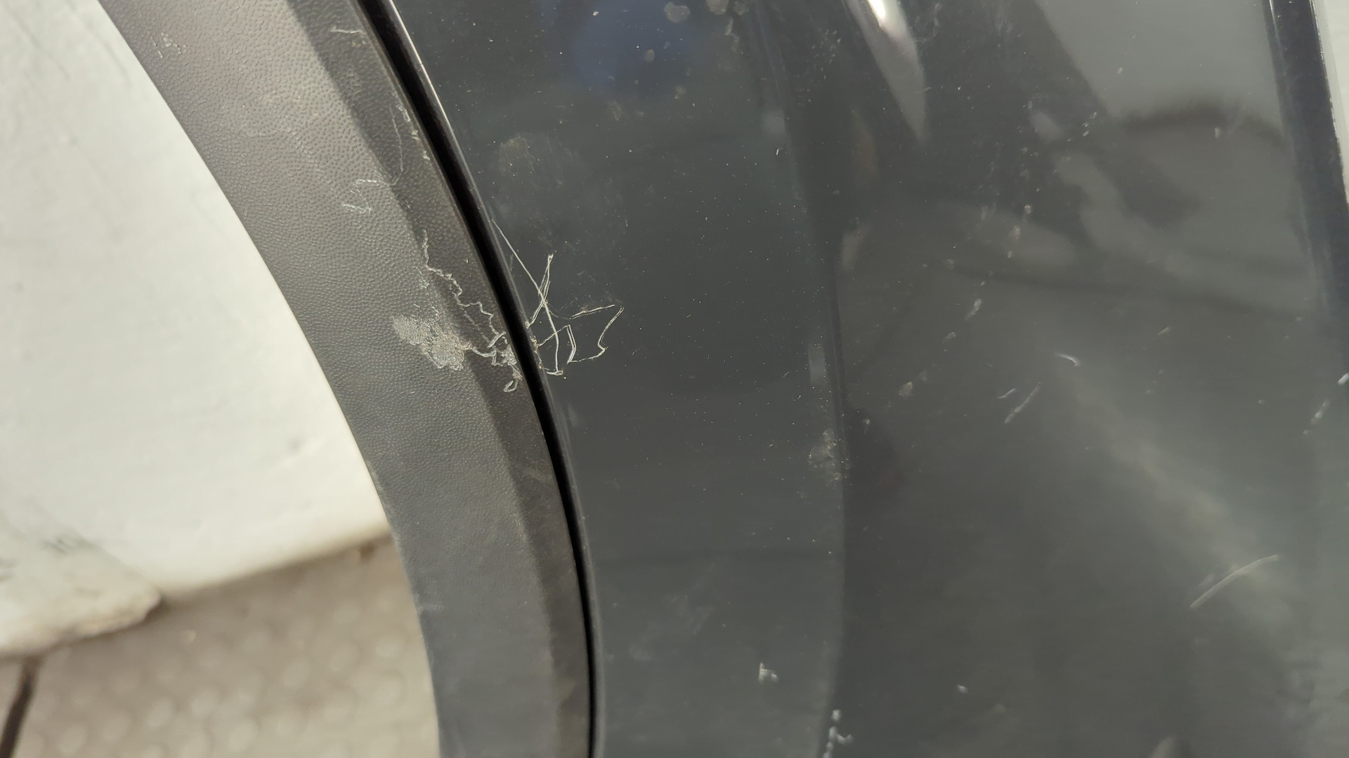 Крыло переднее левое