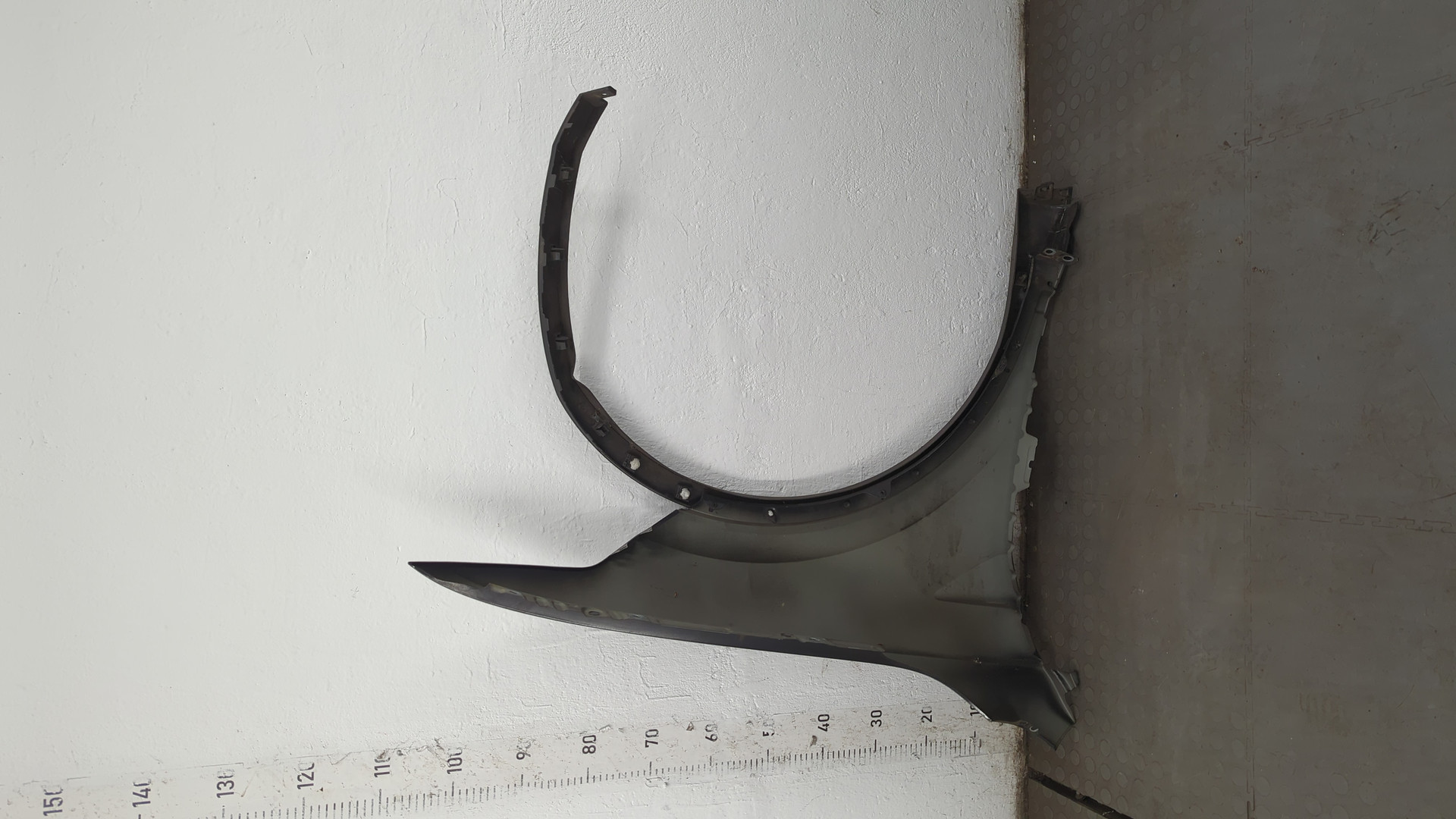 Крыло переднее левое