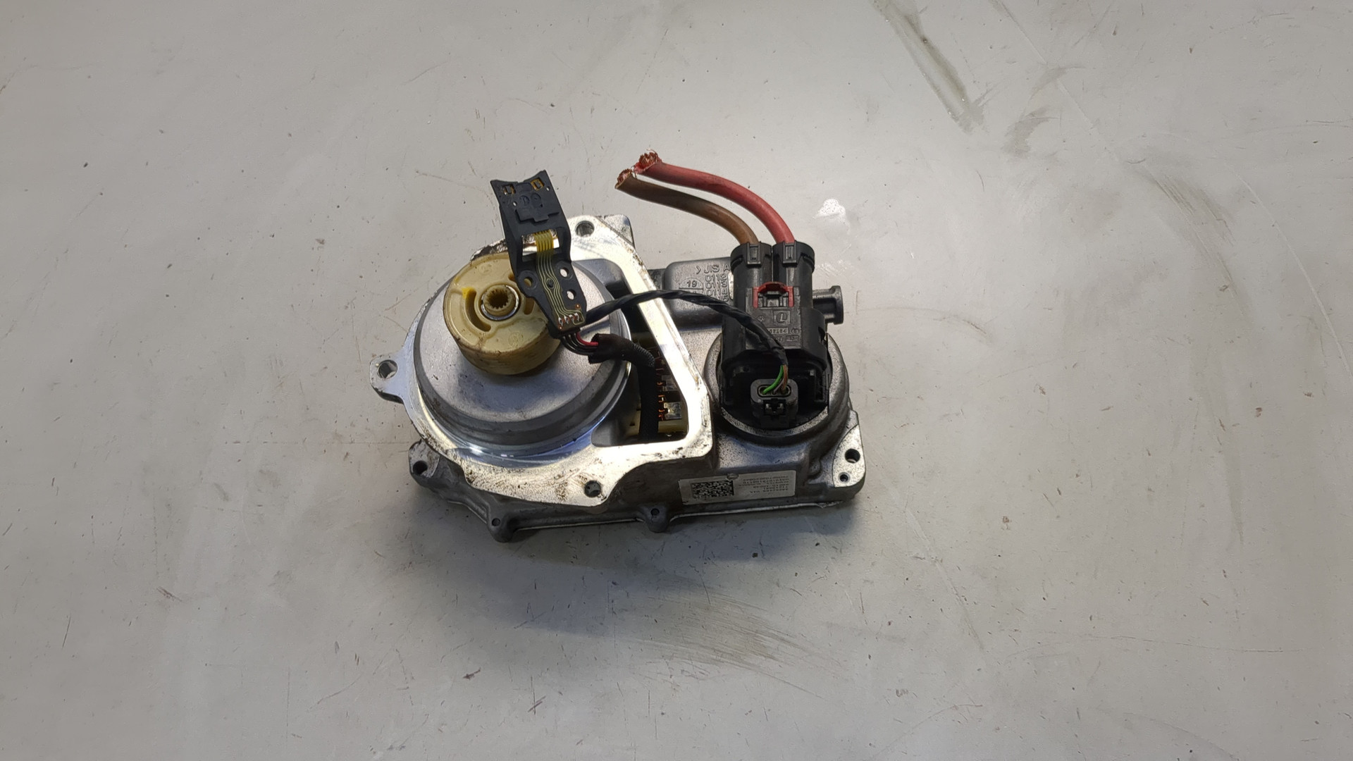 Серводвигатель рулевой рейки