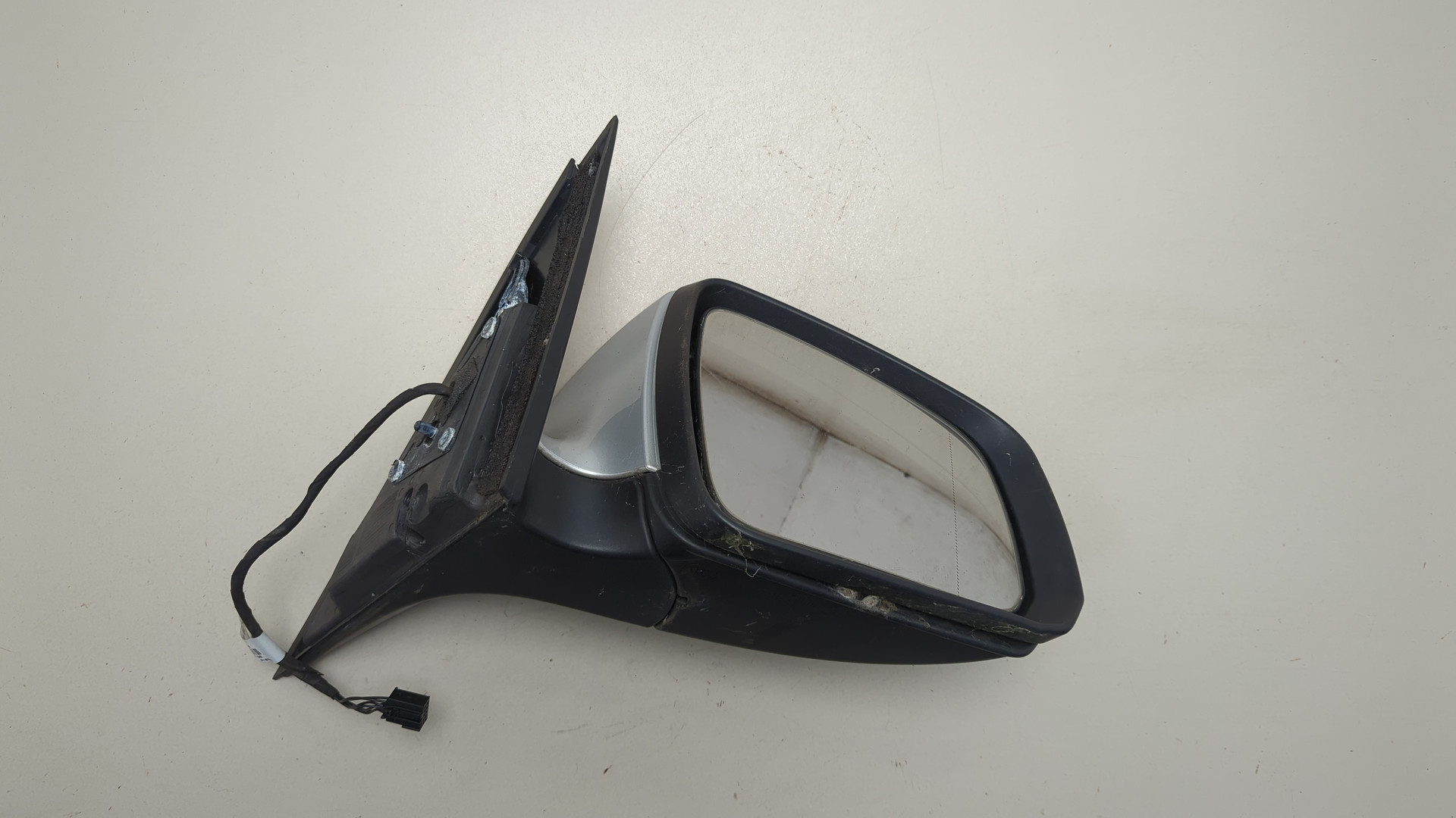 Зеркало правое электрическое