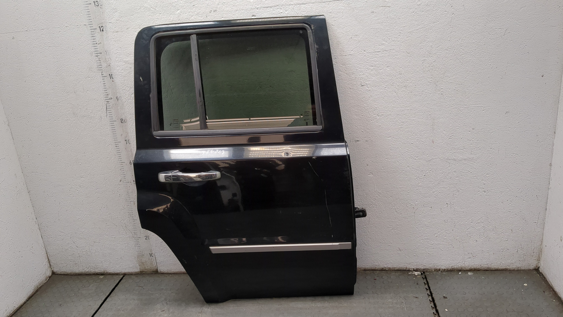 Дверь задняя правая