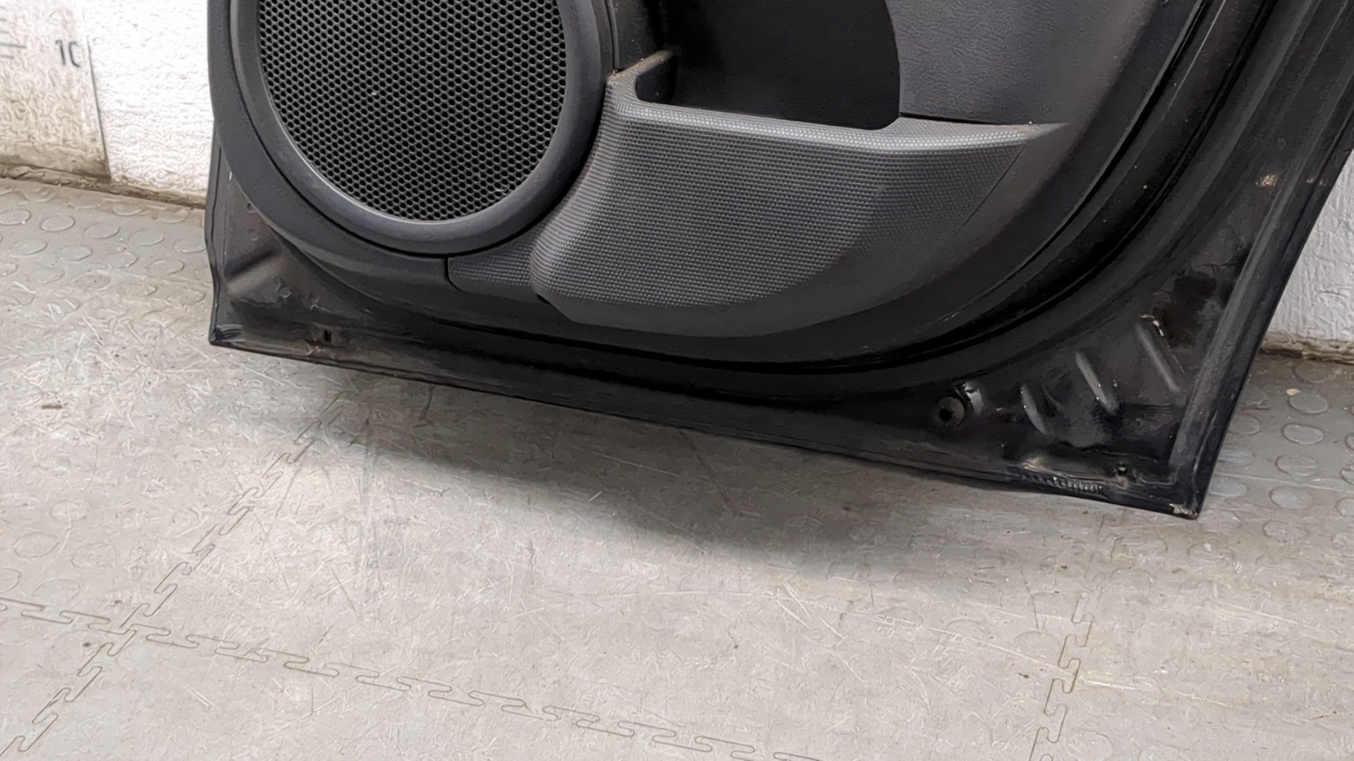 Дверь задняя правая