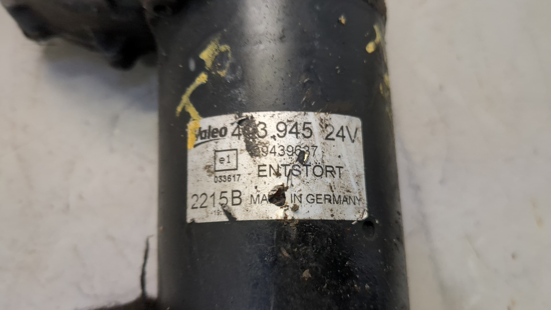 Моторчик стеклоочистителя передний