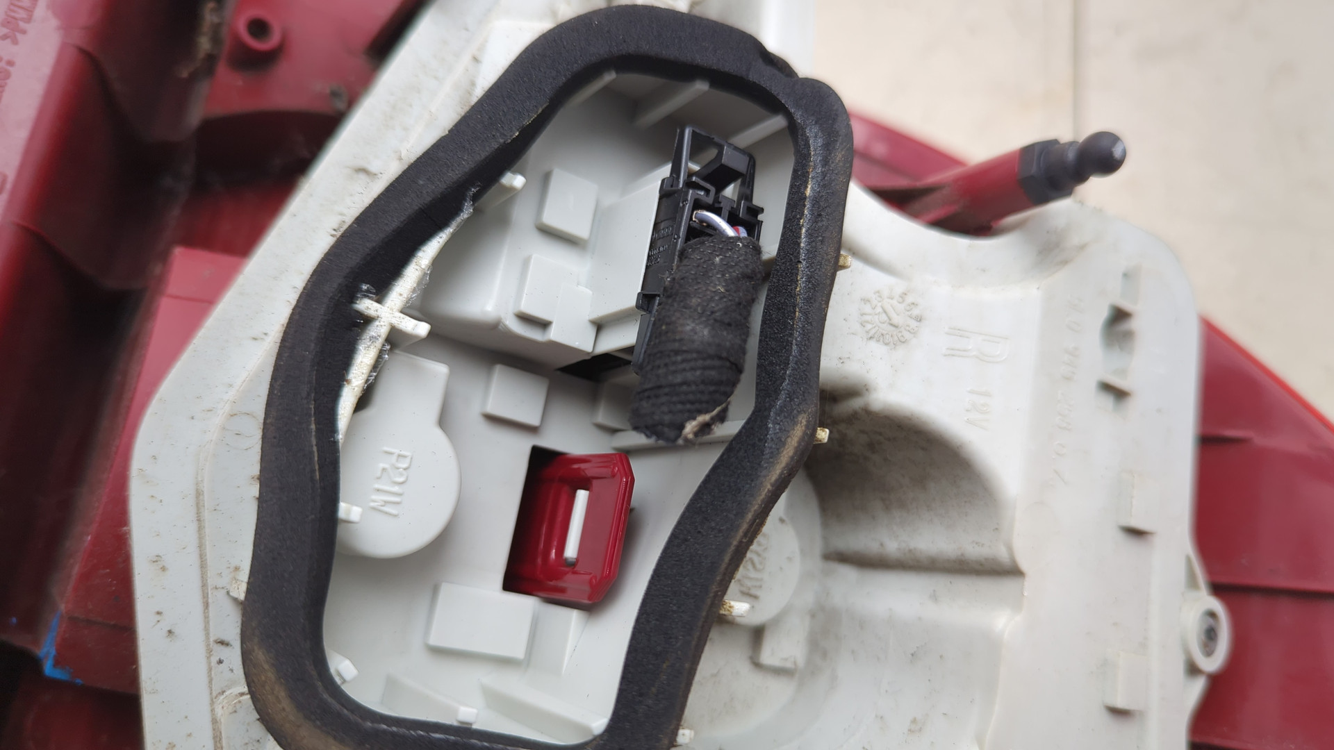 Фонарь задний правый