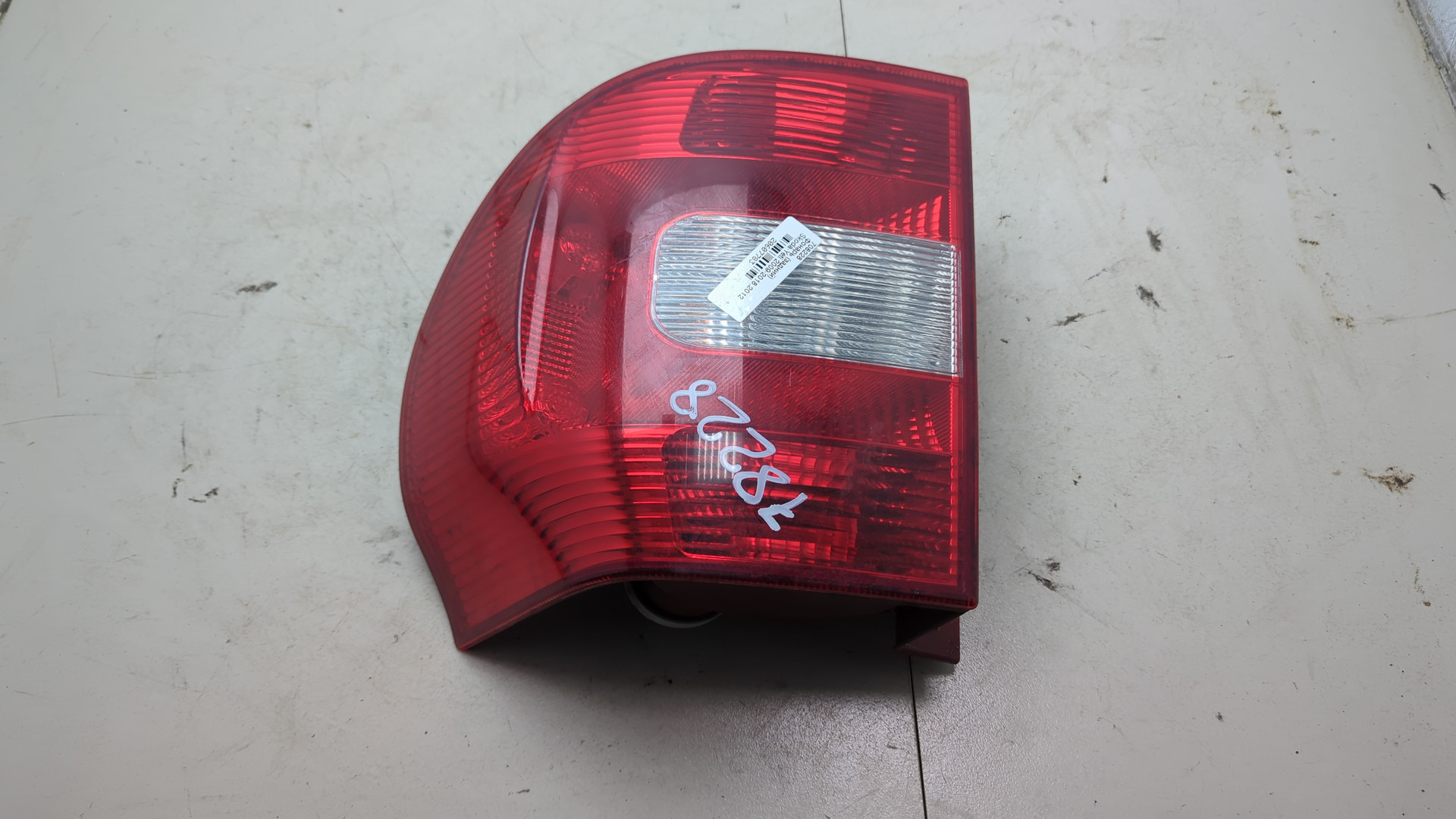 Фонарь задний правый