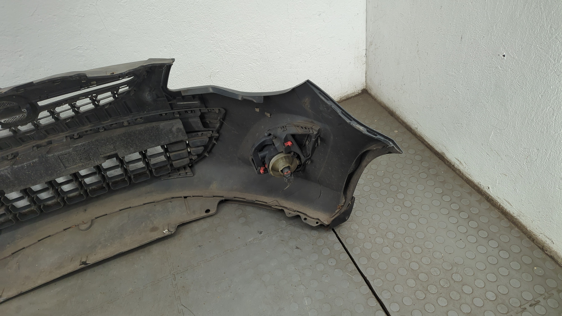 Бампер передний