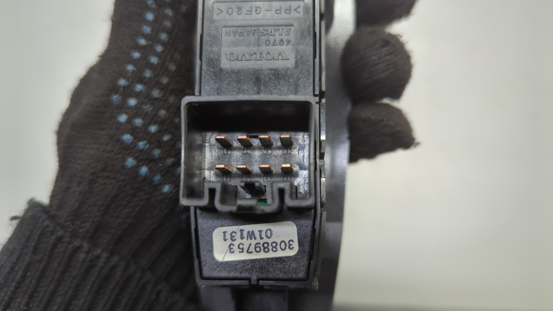 Кнопка стеклоподъемника