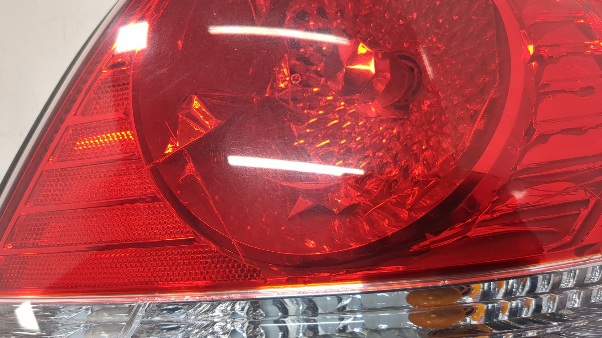 Фонарь задний правый