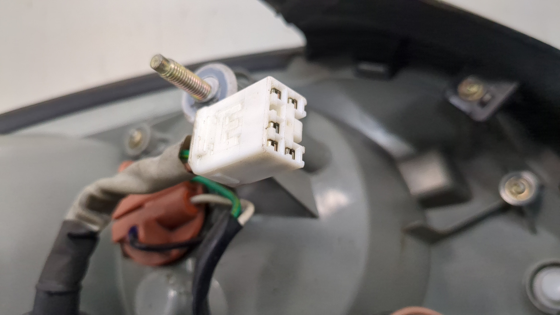 Фонарь задний правый