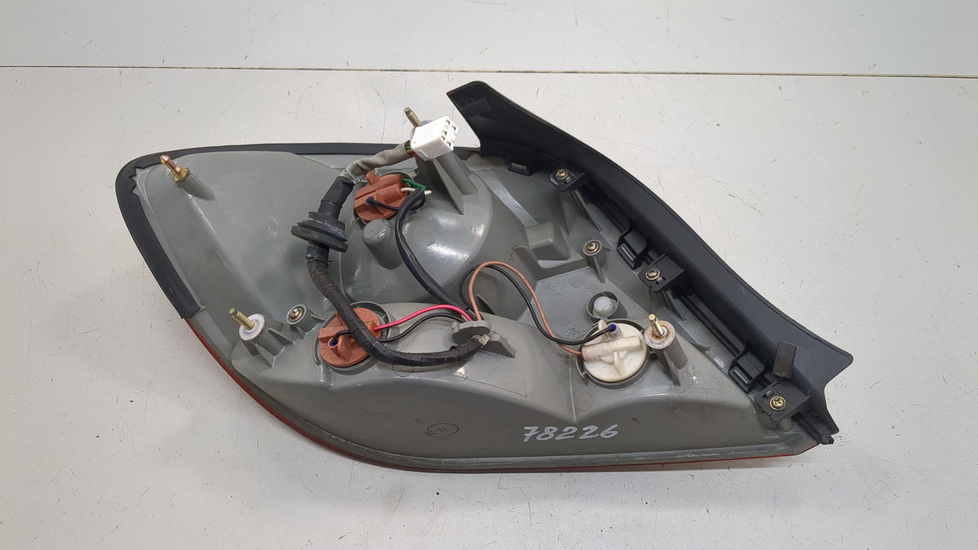 Фонарь задний правый