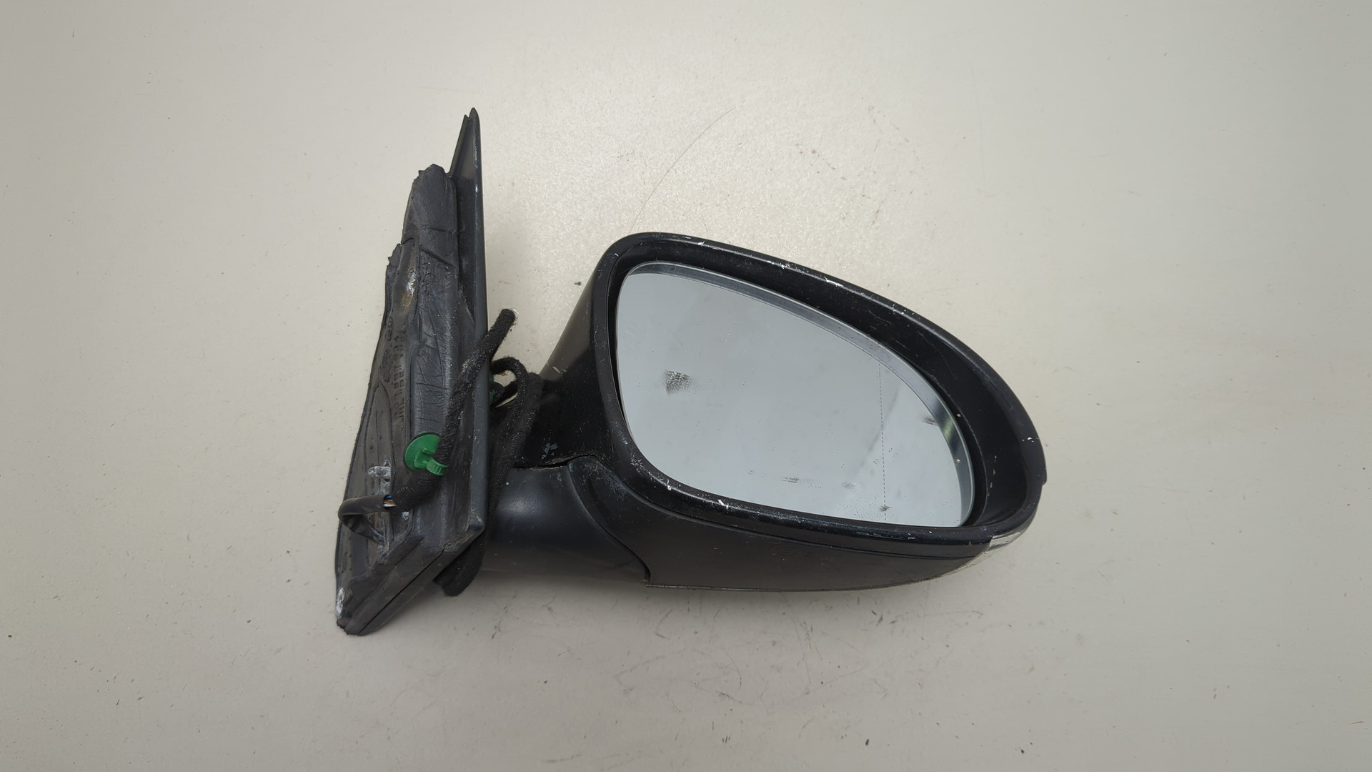 Зеркало правое электрическое