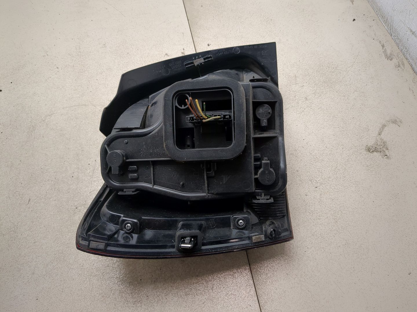 Фонарь задний правый