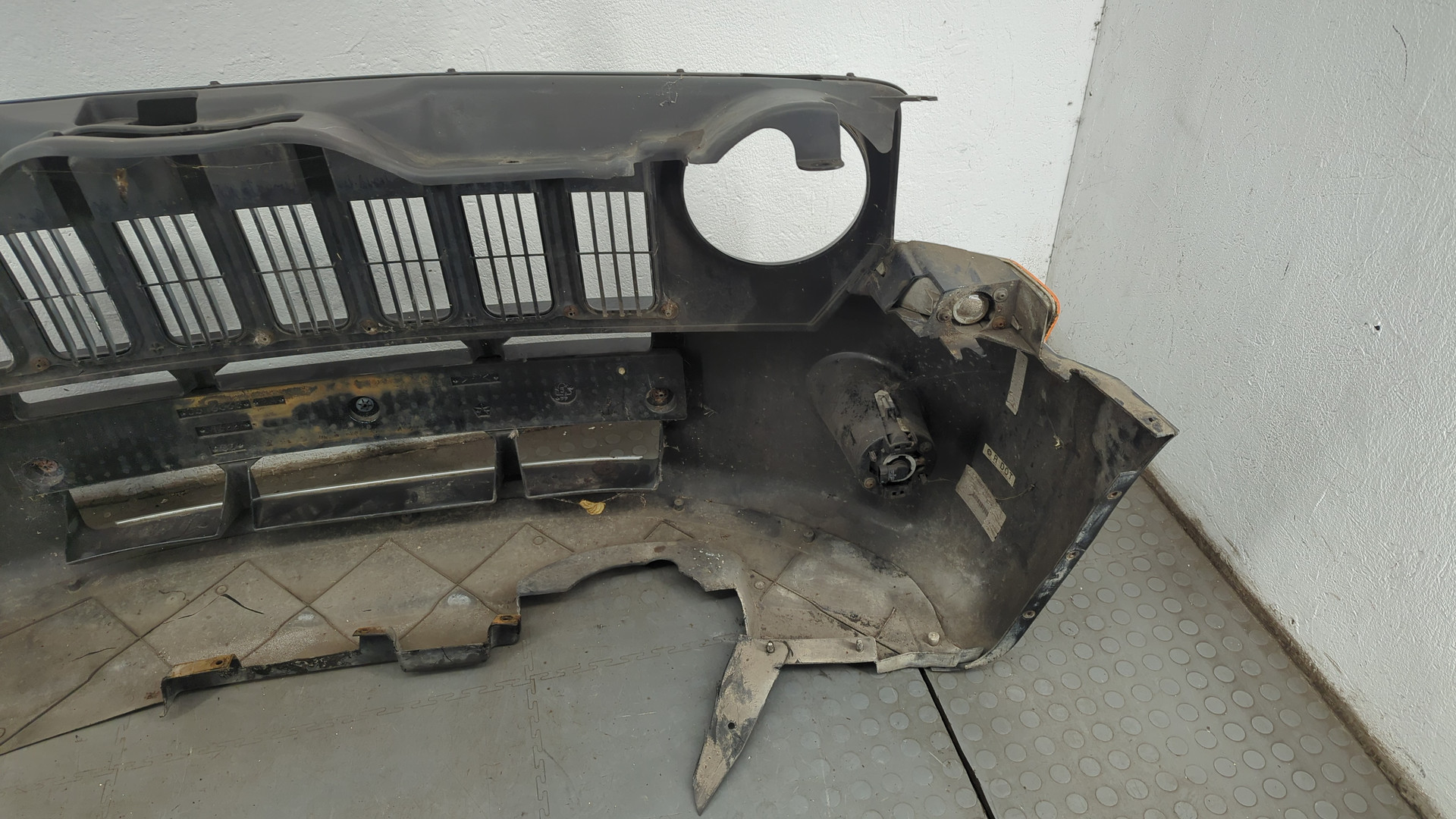 Бампер передний