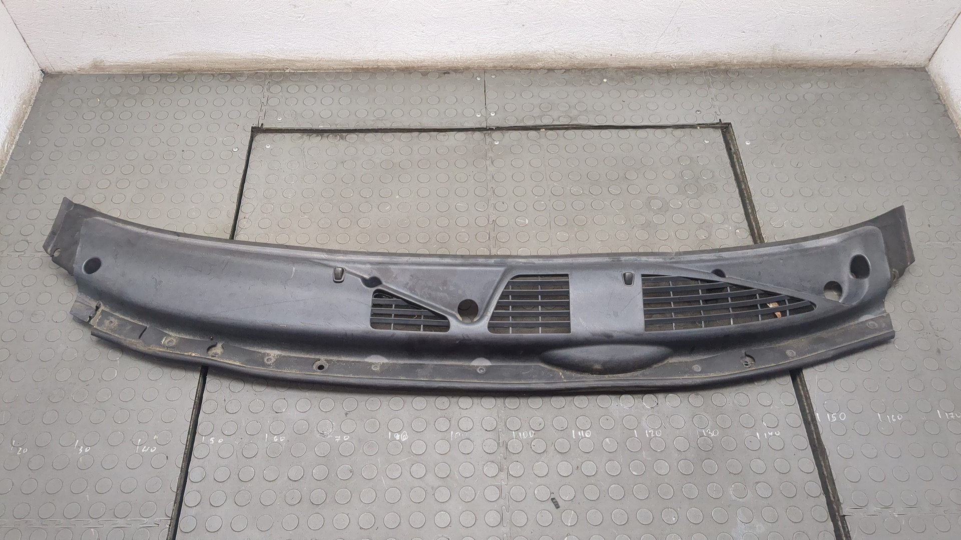 Решетка стеклоочистителей (Жабо)