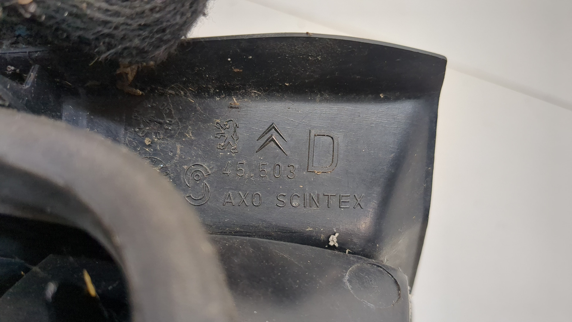 Фонарь задний правый