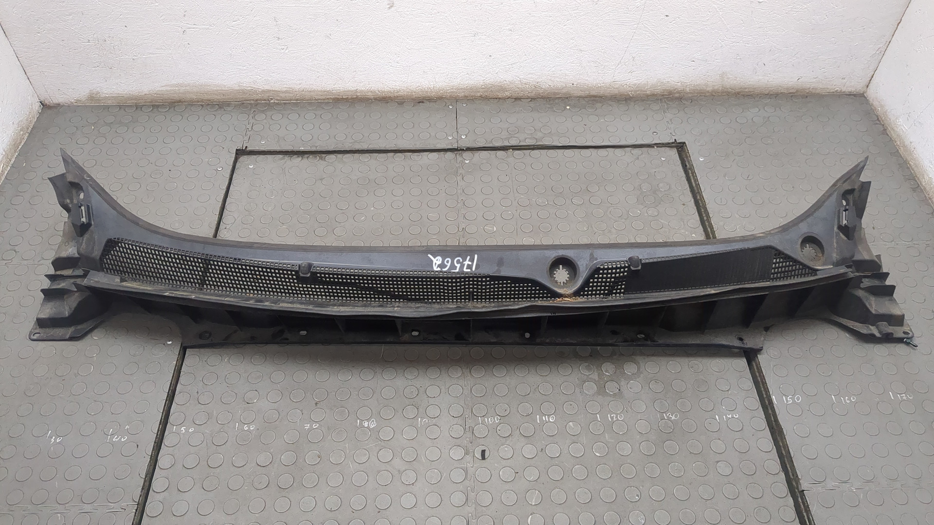 Решетка стеклоочистителей (Жабо)