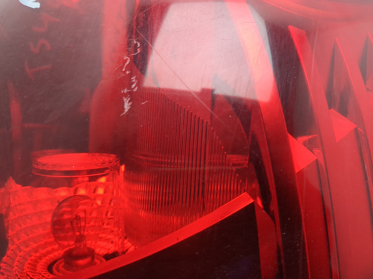 Фонарь задний левый