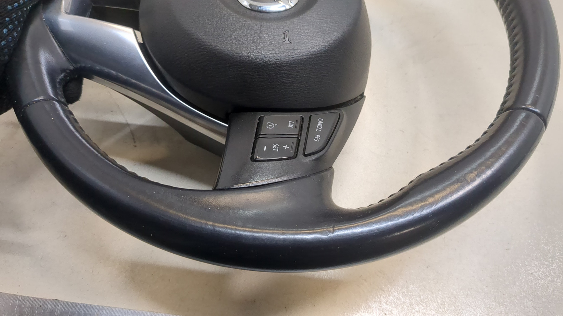 Рулевое колесо (руль)