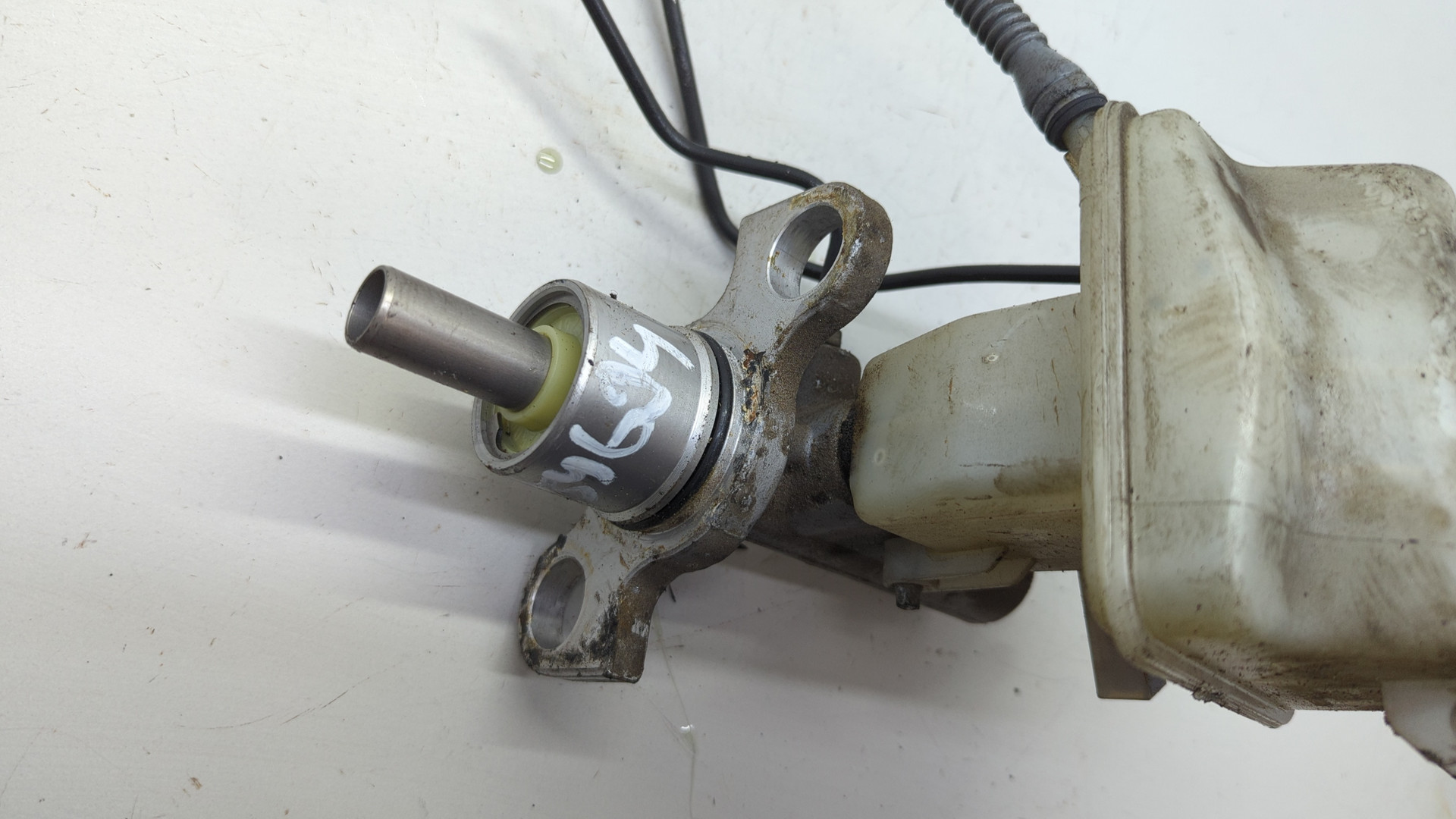 Цилиндр тормозной главный