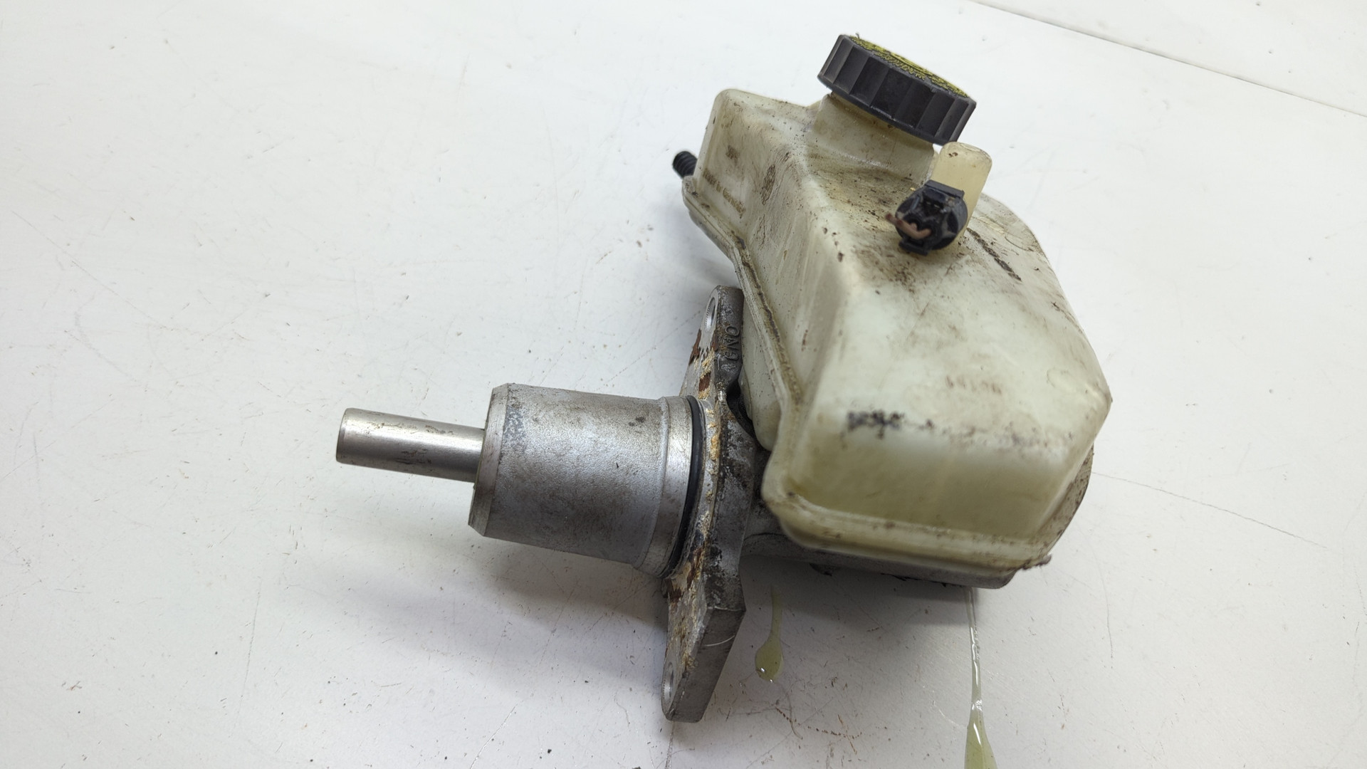 Цилиндр тормозной главный