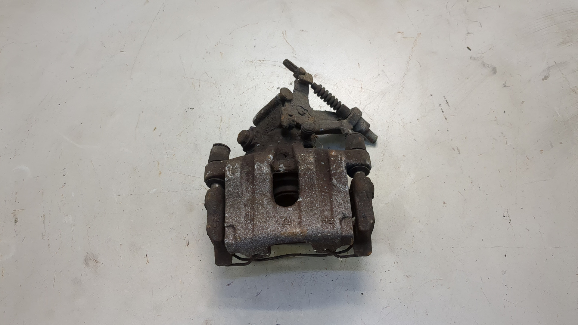 Суппорт задний правый