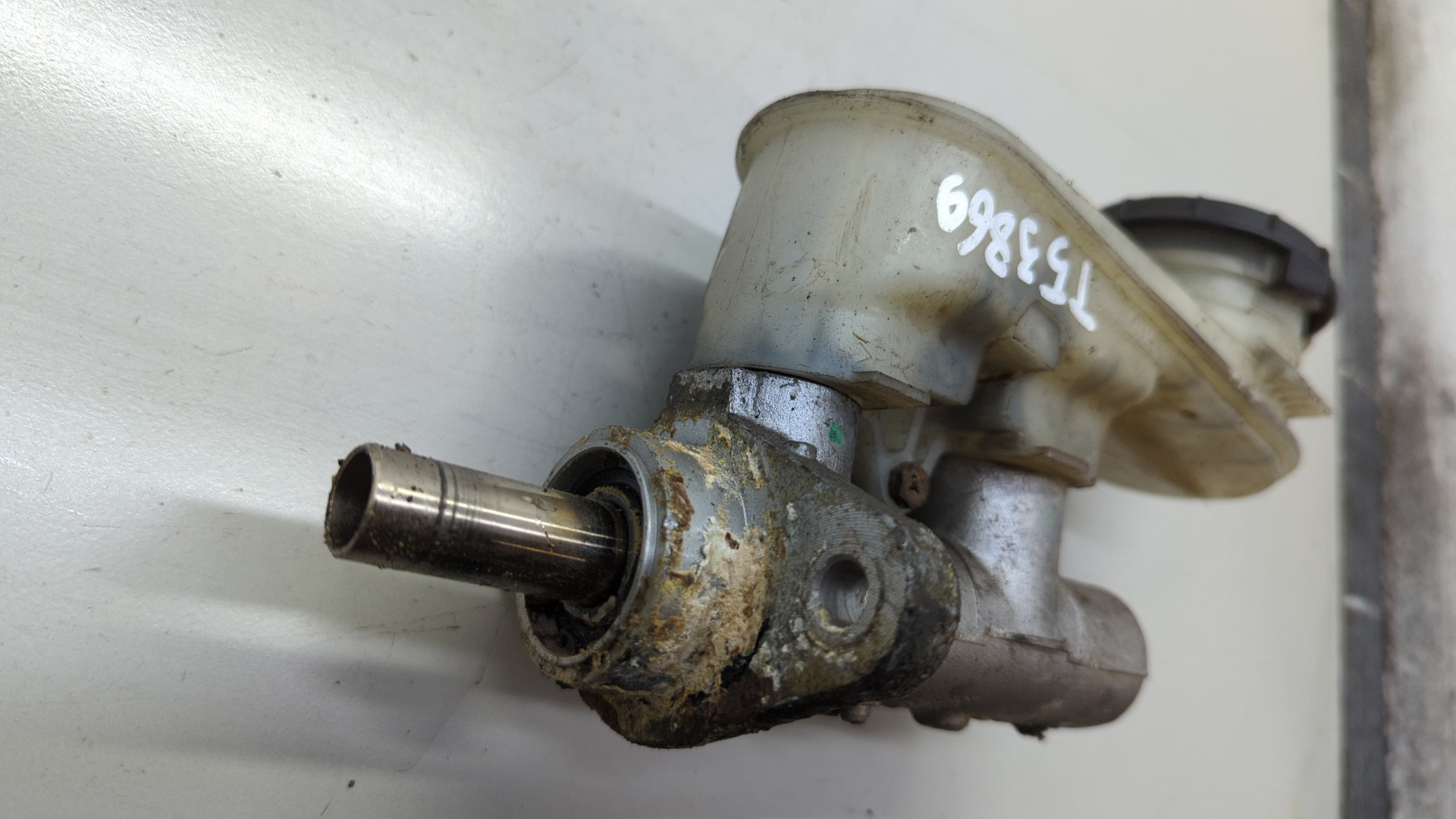 Цилиндр тормозной главный