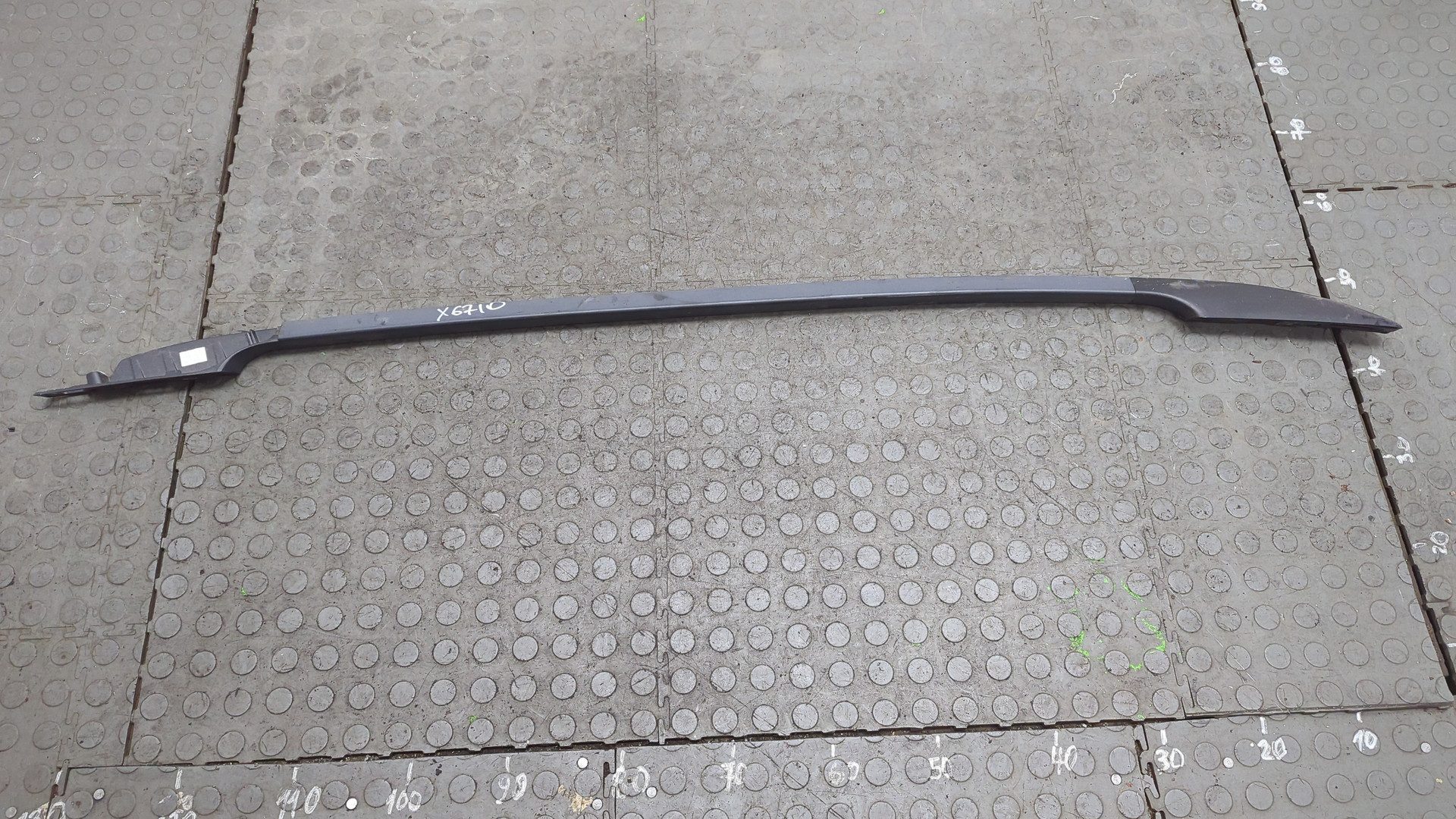 Рейлинг (релинг) правый (планка на крышу)