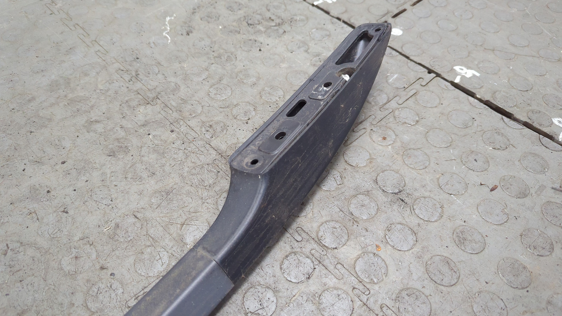 Рейлинг (релинг) правый (планка на крышу)