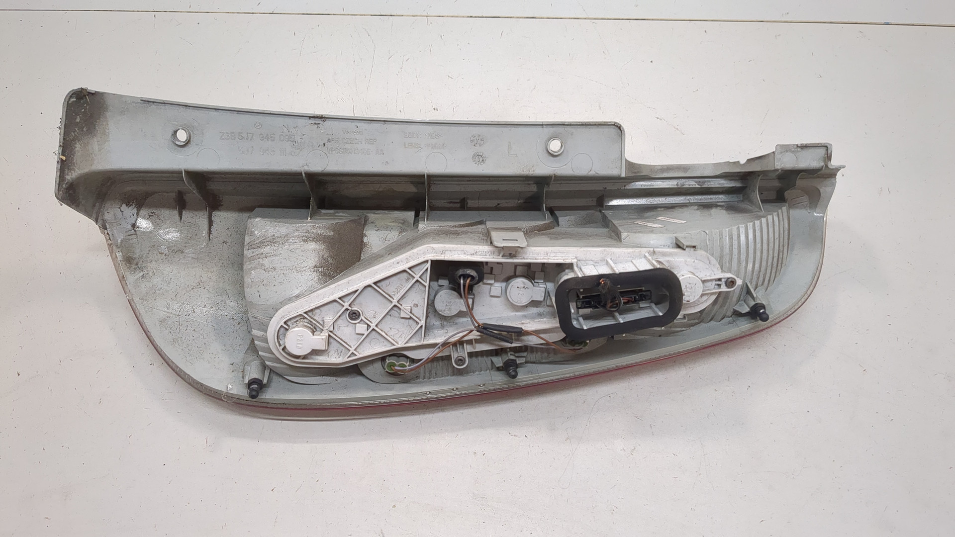 Фонарь задний левый