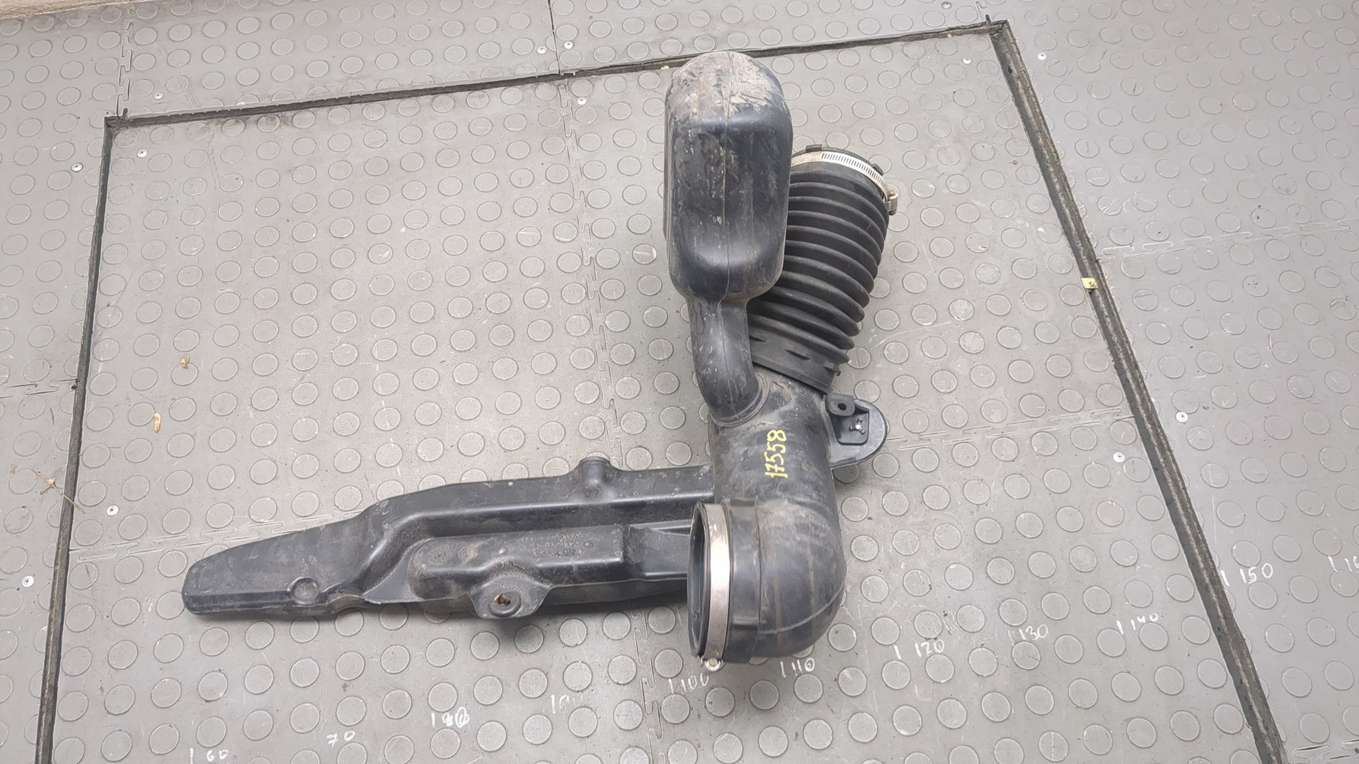 Резонатор воздушного фильтра