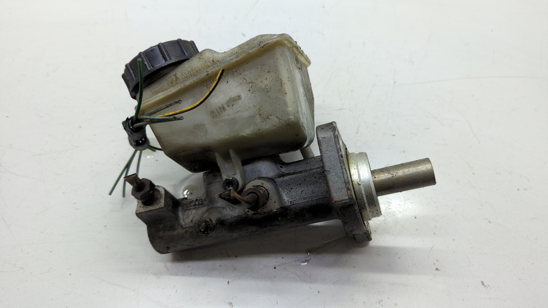 Цилиндр тормозной главный