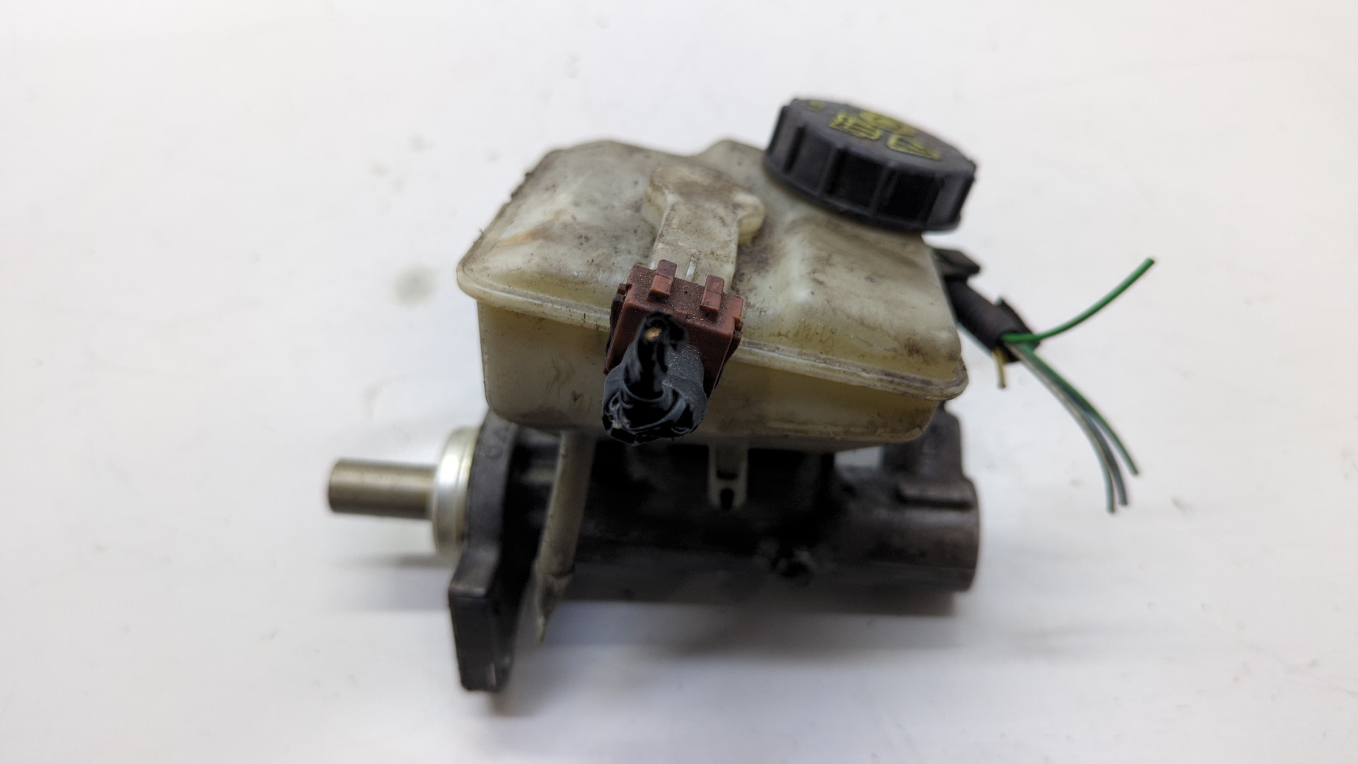 Цилиндр тормозной главный