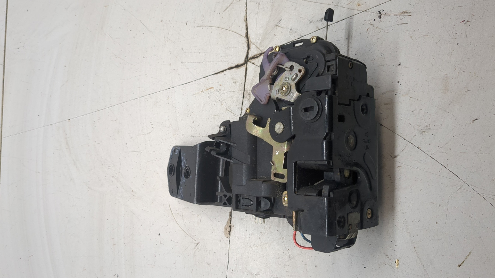 Замок двери задней правой