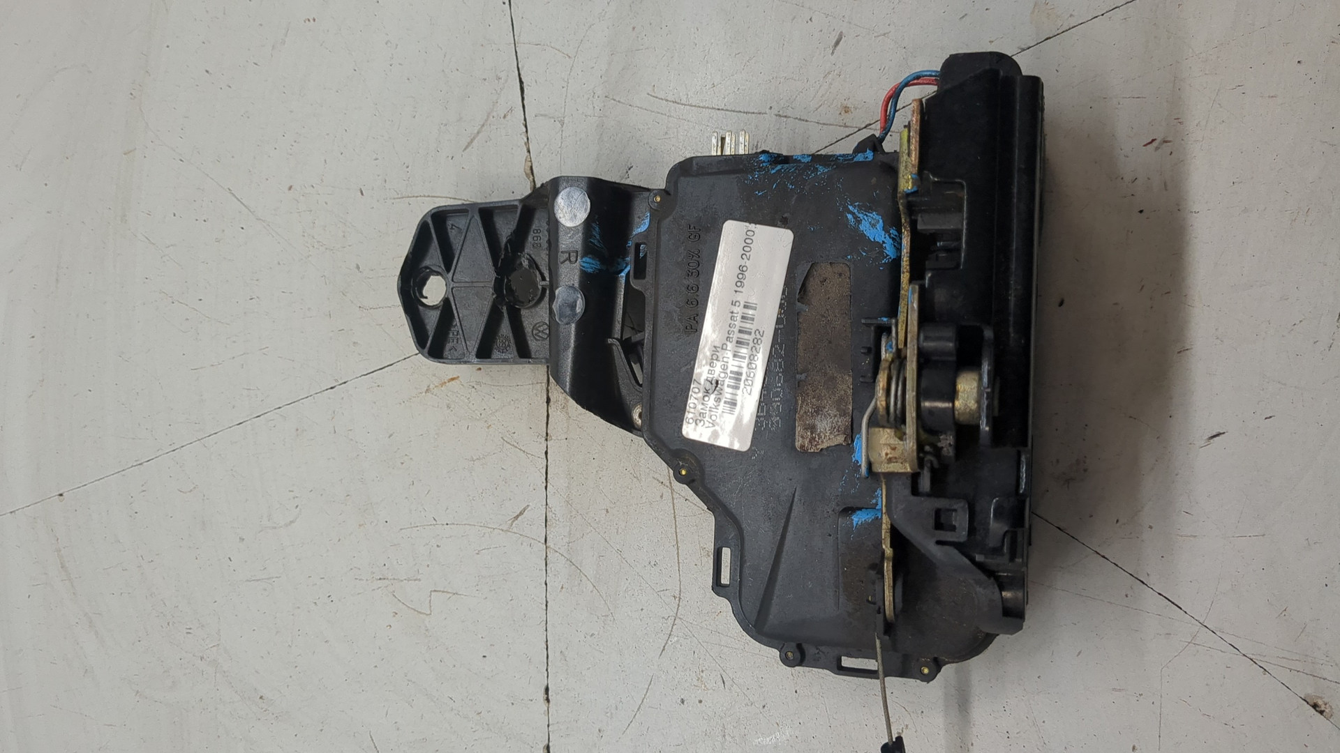 Замок двери задней правой