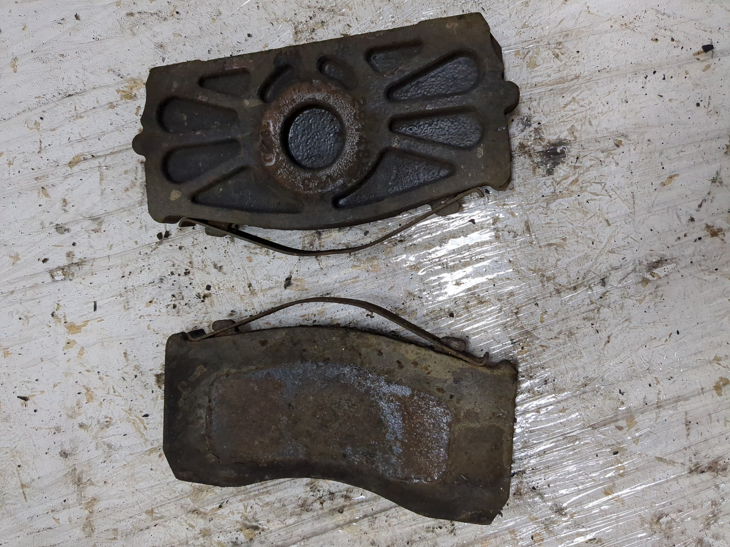 Колодки тормозные задние дисковые к-т