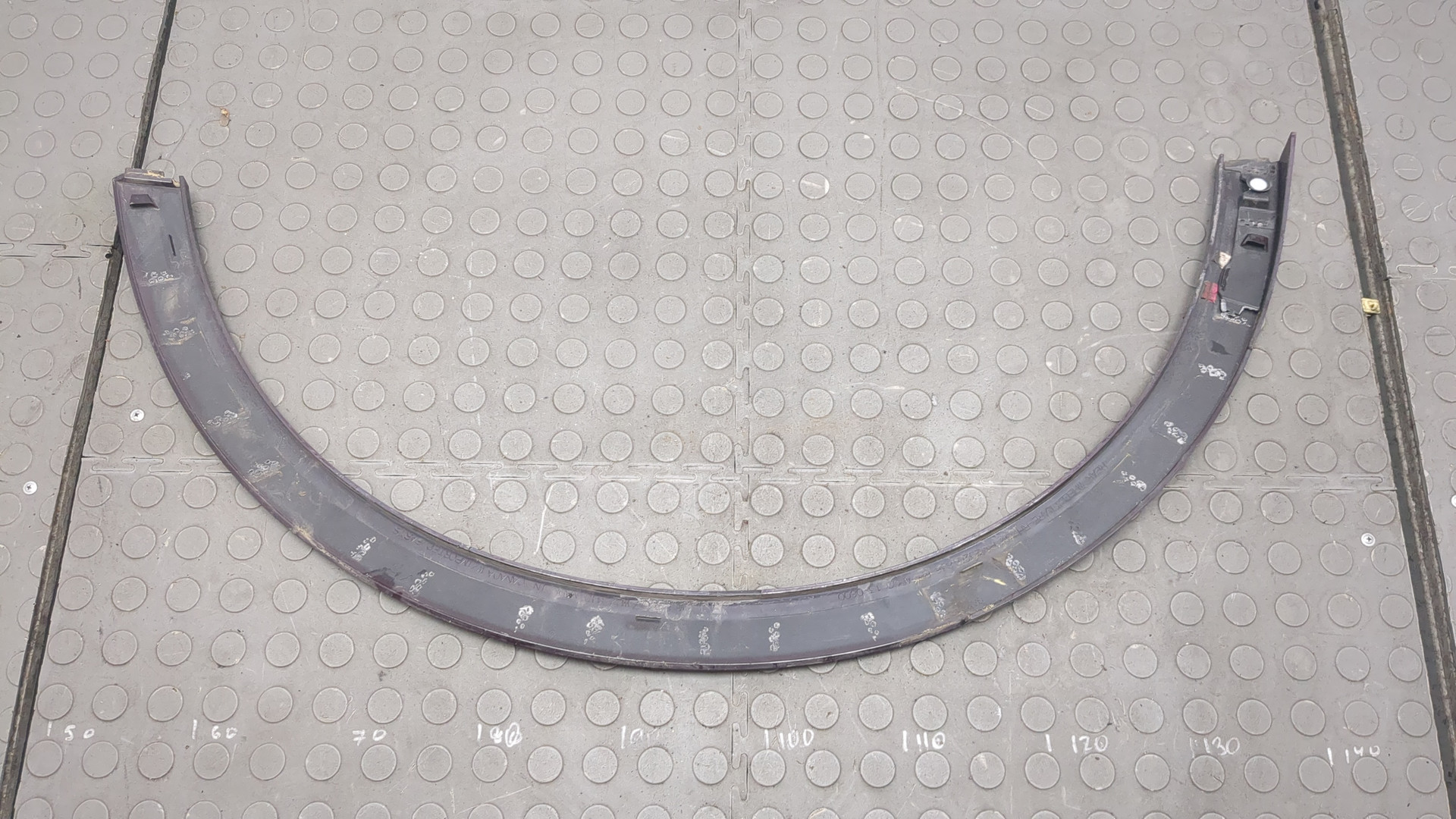 Молдинг заднего крыла правого