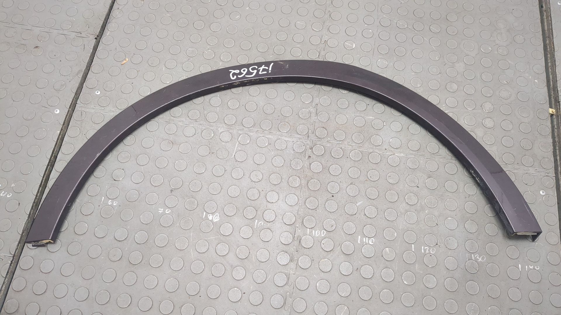 Молдинг заднего крыла правого