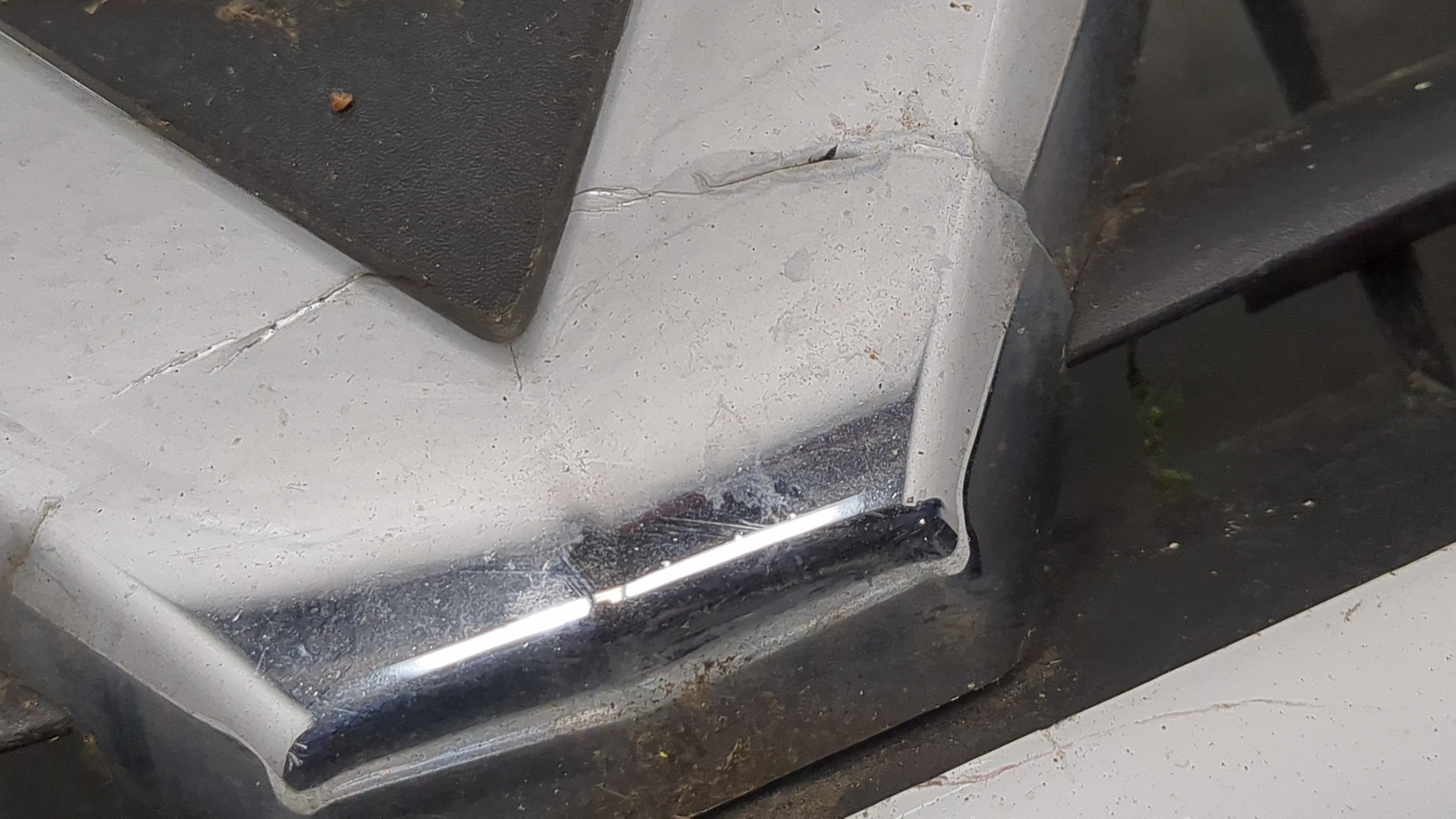 Бампер передний