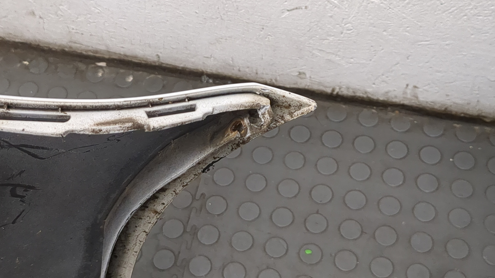 Бампер передний