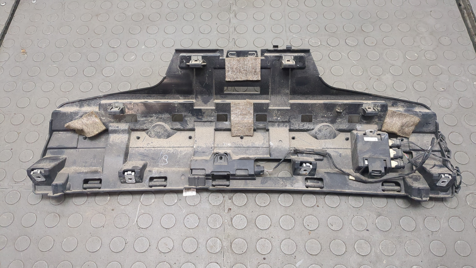 Кронштейн заднего бампера