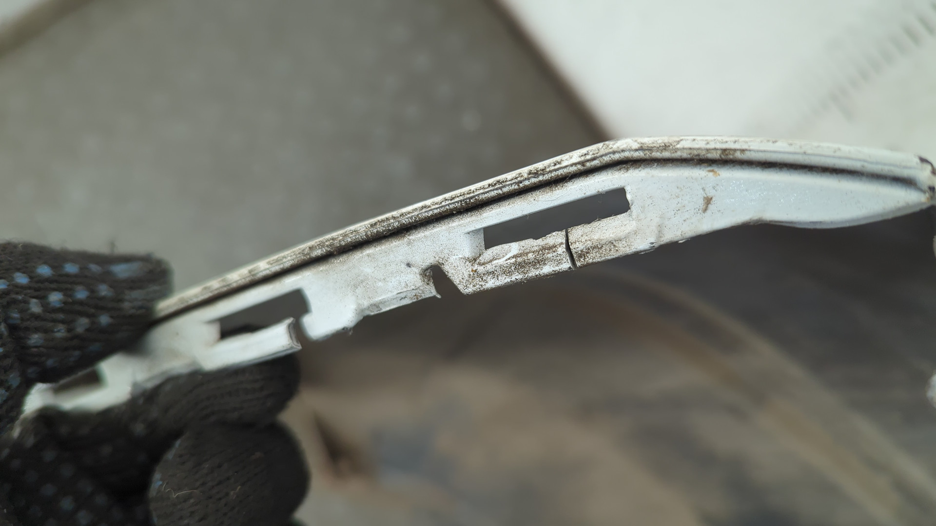 Бампер задний