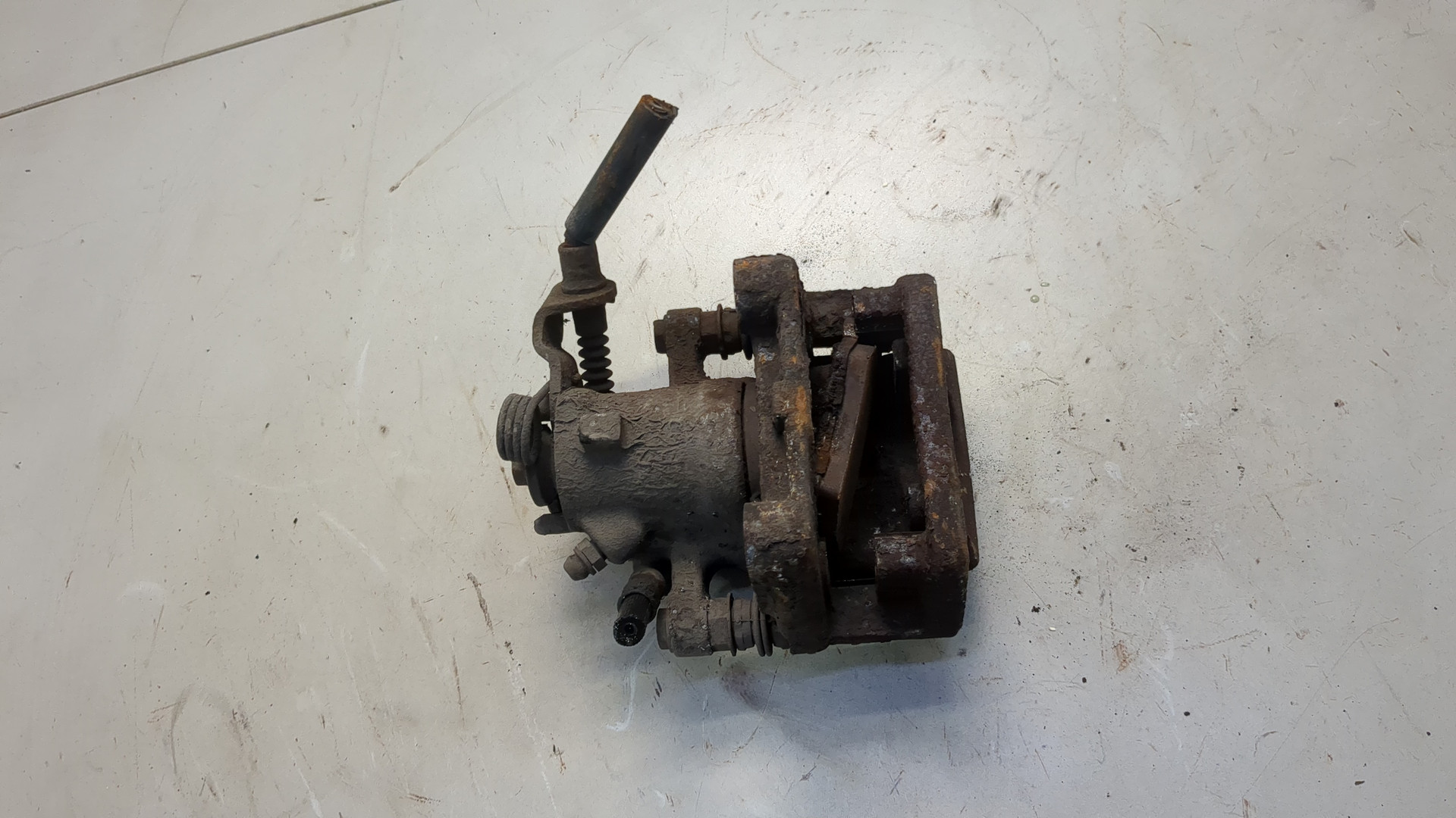 Суппорт задний правый